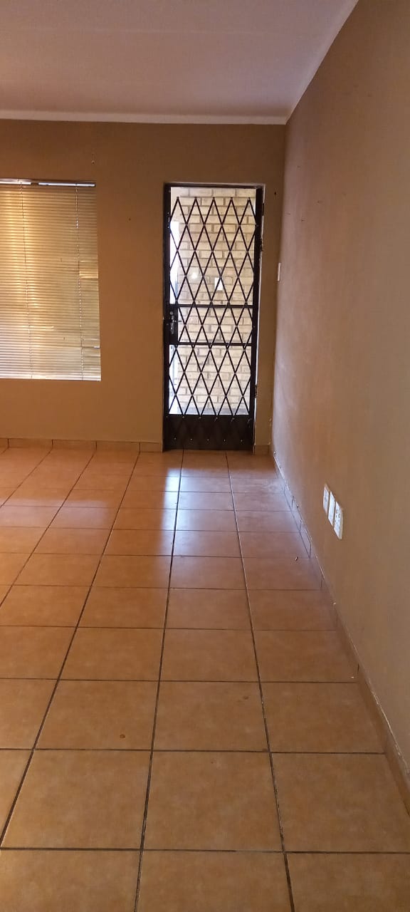 To Let 2 Bedroom Property for Rent in Vaalpark Free State